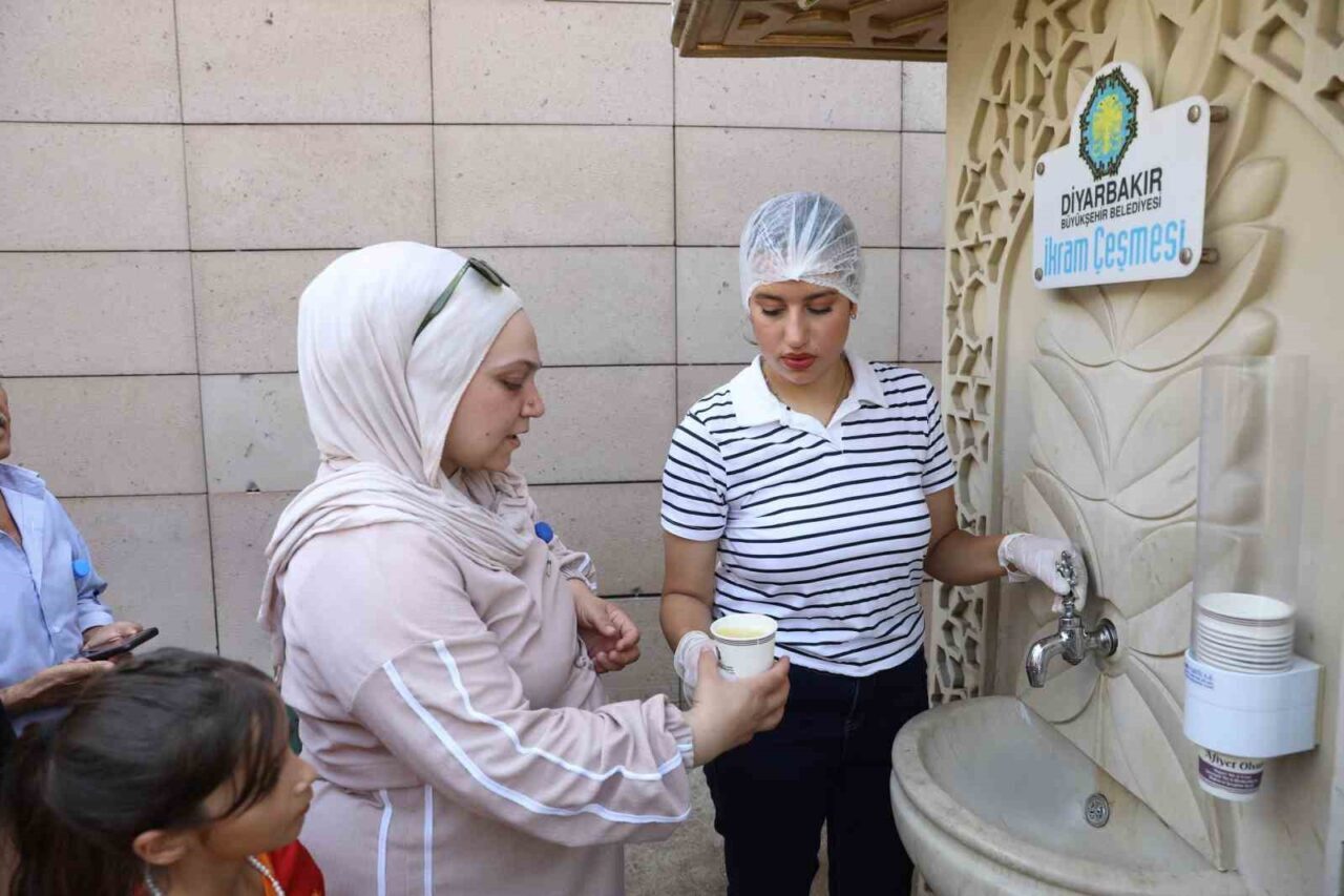Diyarbakır Büyükşehir Belediyesi, kentteki hastanelerin bahçesinde kurulan İkram Çeşmeleri ile