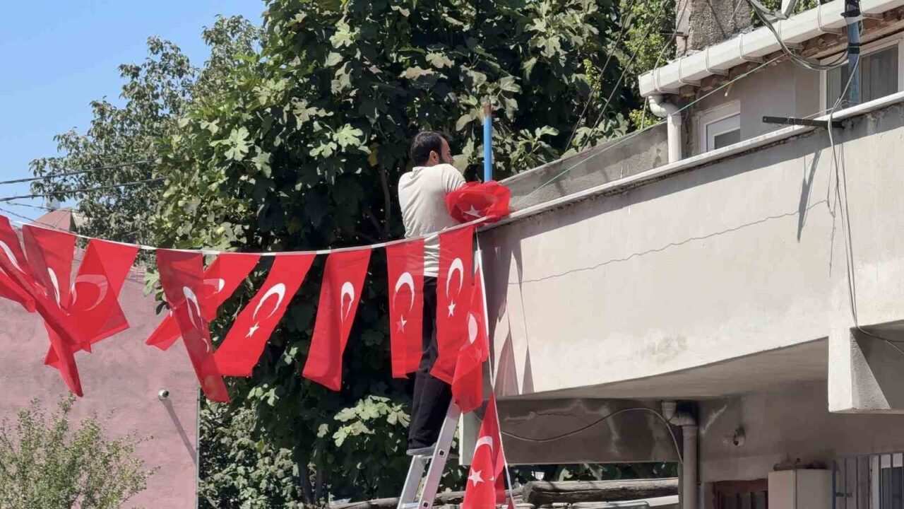 Hatay İskenderun’da temel askerlik eğitimi sırasında rahatsızlanarak şehit düşen 29