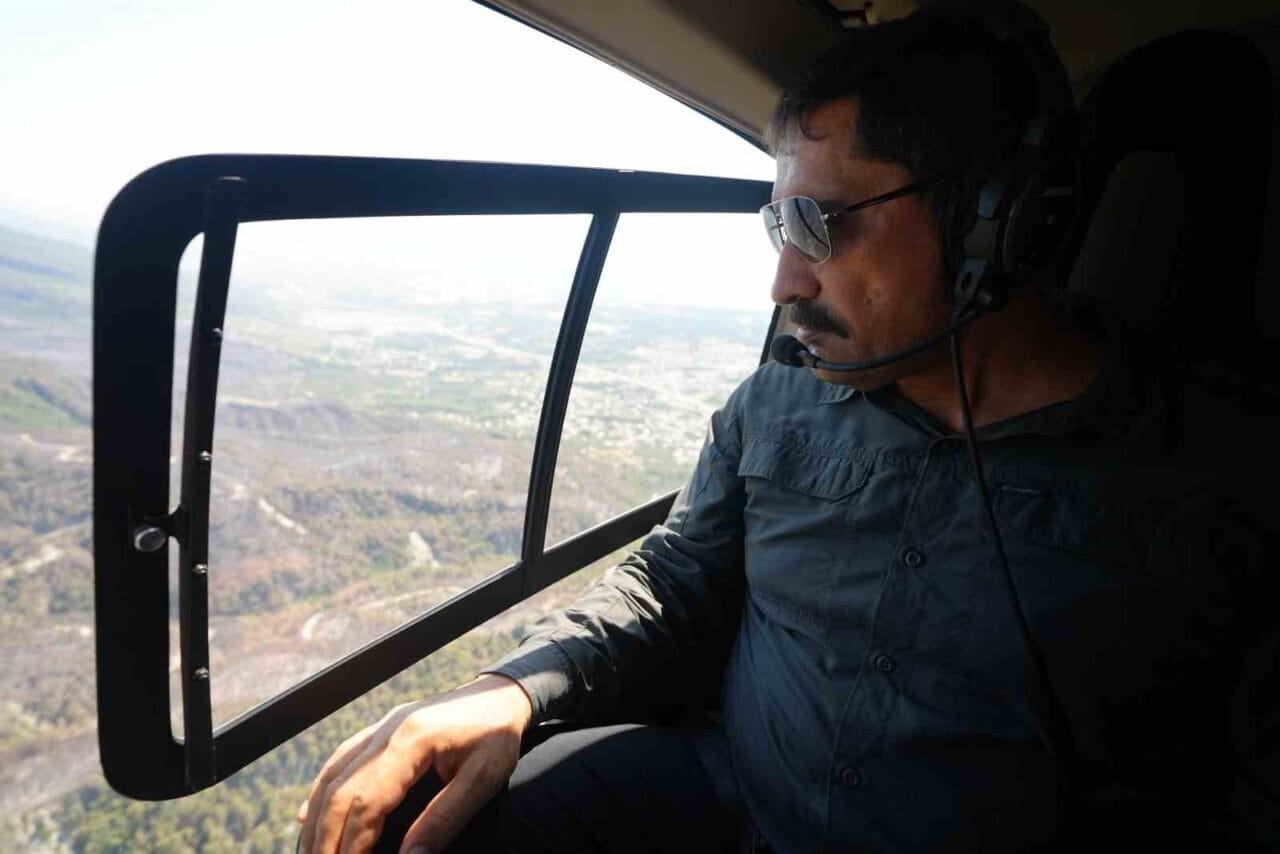 Hatay’da meydana gelen orman yangını ekiplerin havadan ve kardan müdahalesiyle