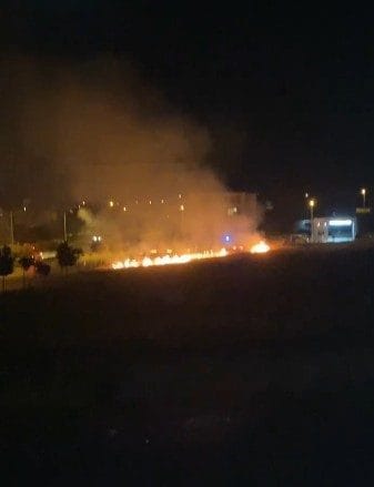 Eskişehir’de havai fişek sebebi ile boş arazideki otların tutuşması sonucunda