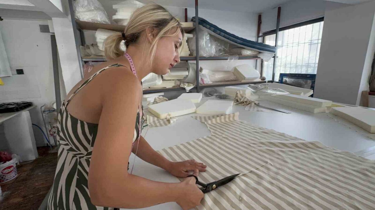 İki yıl önce İstanbul’dan Muğla’nın Marmaris ilçesine taşınan stilist Cansu