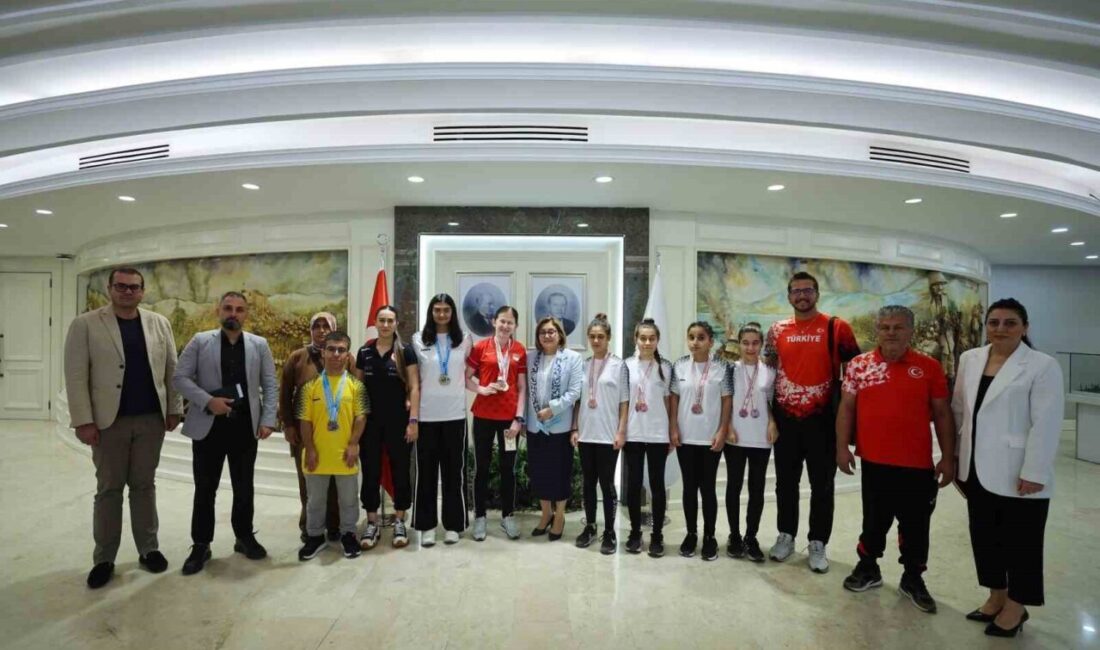 2025 yılında Türkiye 400 metre ve 200 metre görme engelliler