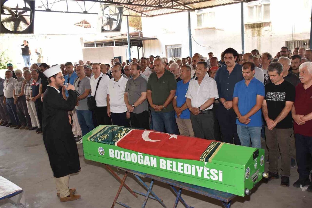 Aydın’ın Nazilli ilçesinde görev yapan ve geçirdiği ani rahatsızlık sonucu