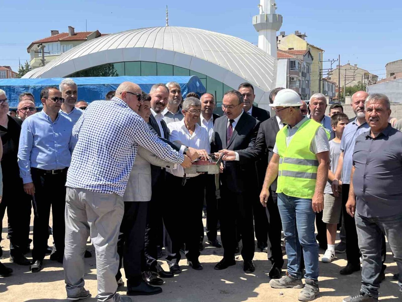 Hayrabolu ilçesinde, hayırsever bir işadamının katkılarıyla ilçeye kazandırılacak 4 derslikli