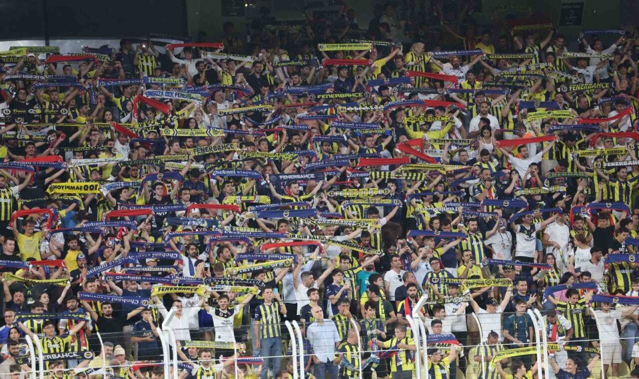 Fenerbahçe yeni sezon öncesi son hazırlık maçında evinde karşılaştığı Lazio’yu,
