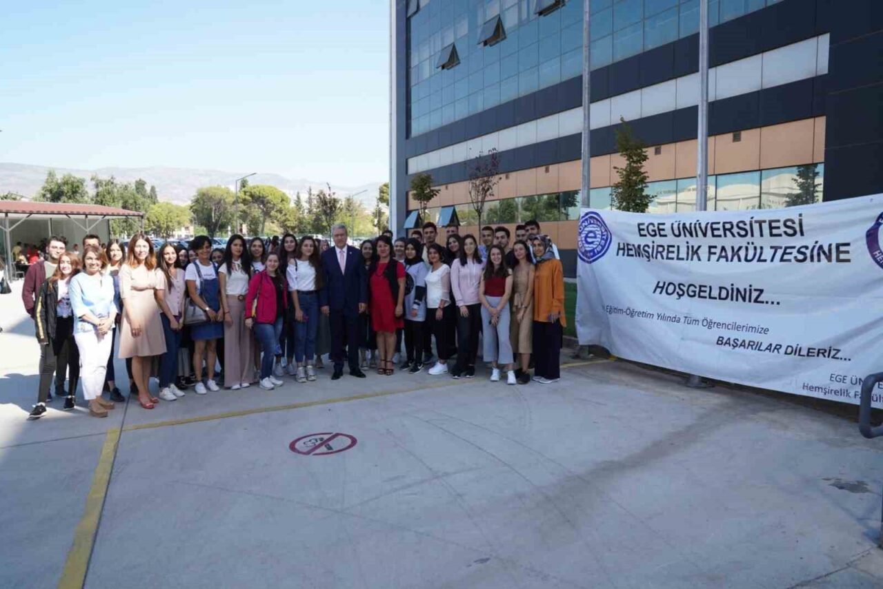 Ege Üniversitesi Hemşirelik Fakültesi Dekanı Prof. Dr. Ayşegül Dönmez’in yürütücülüğünde