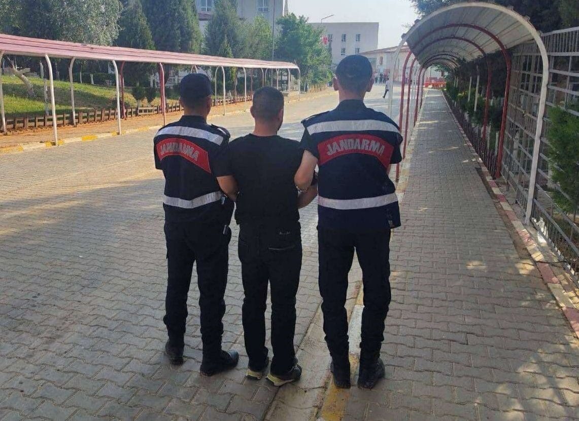 Gaziantep’te hırsızlık suçundan kesinleşmiş 15 yıl hapis cezasıyla aranan şahıs,