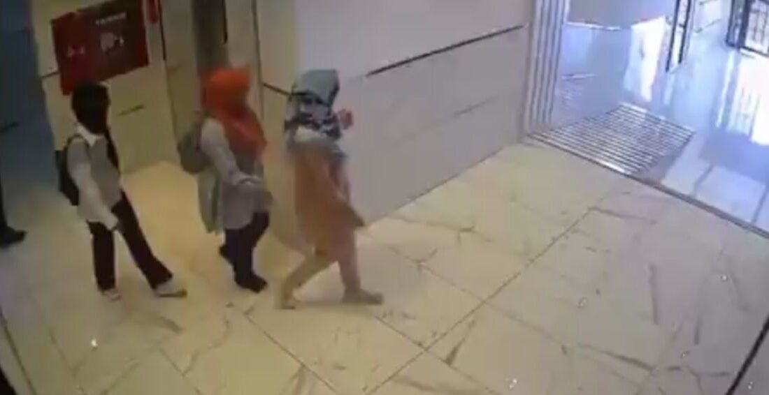 Gaziantep’in Şehitkamil ilçesine bağlı Fıstıklık Mahallesi’nde bir apartmanda tanınmamak için