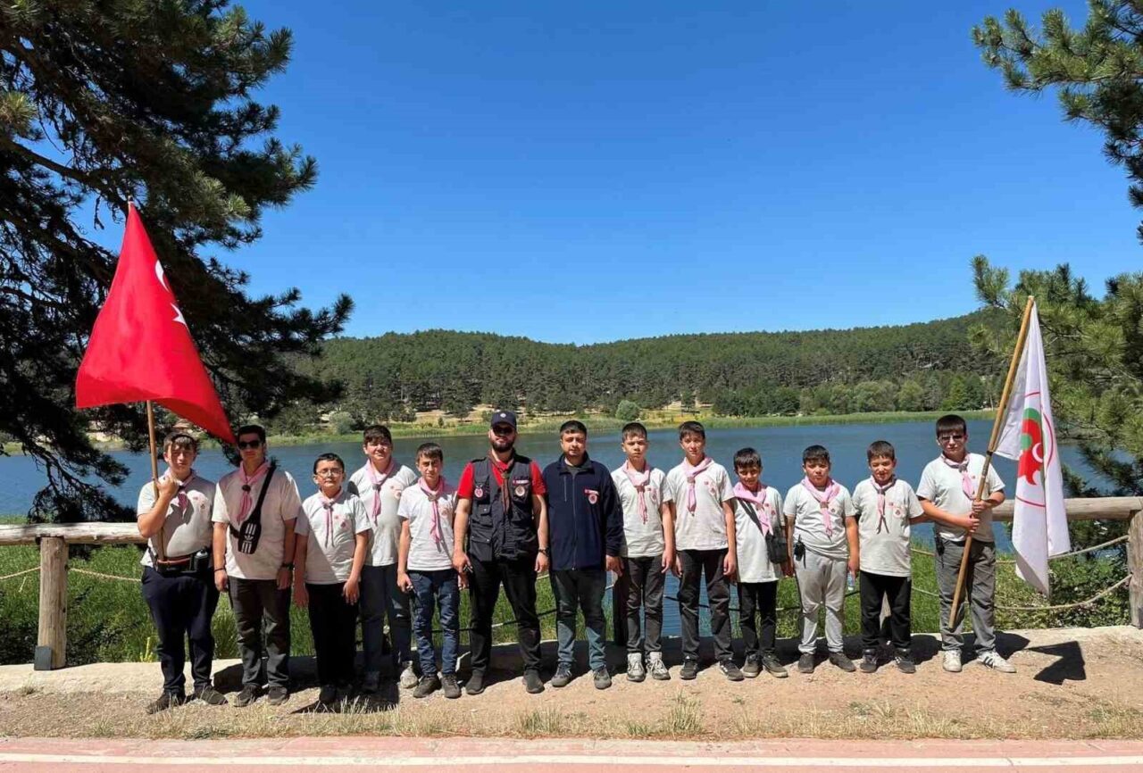 Hisarcık İlçe Müftülüğünce Diyanet Gençlik Merkezi izcileri için Gölcük yaylasında