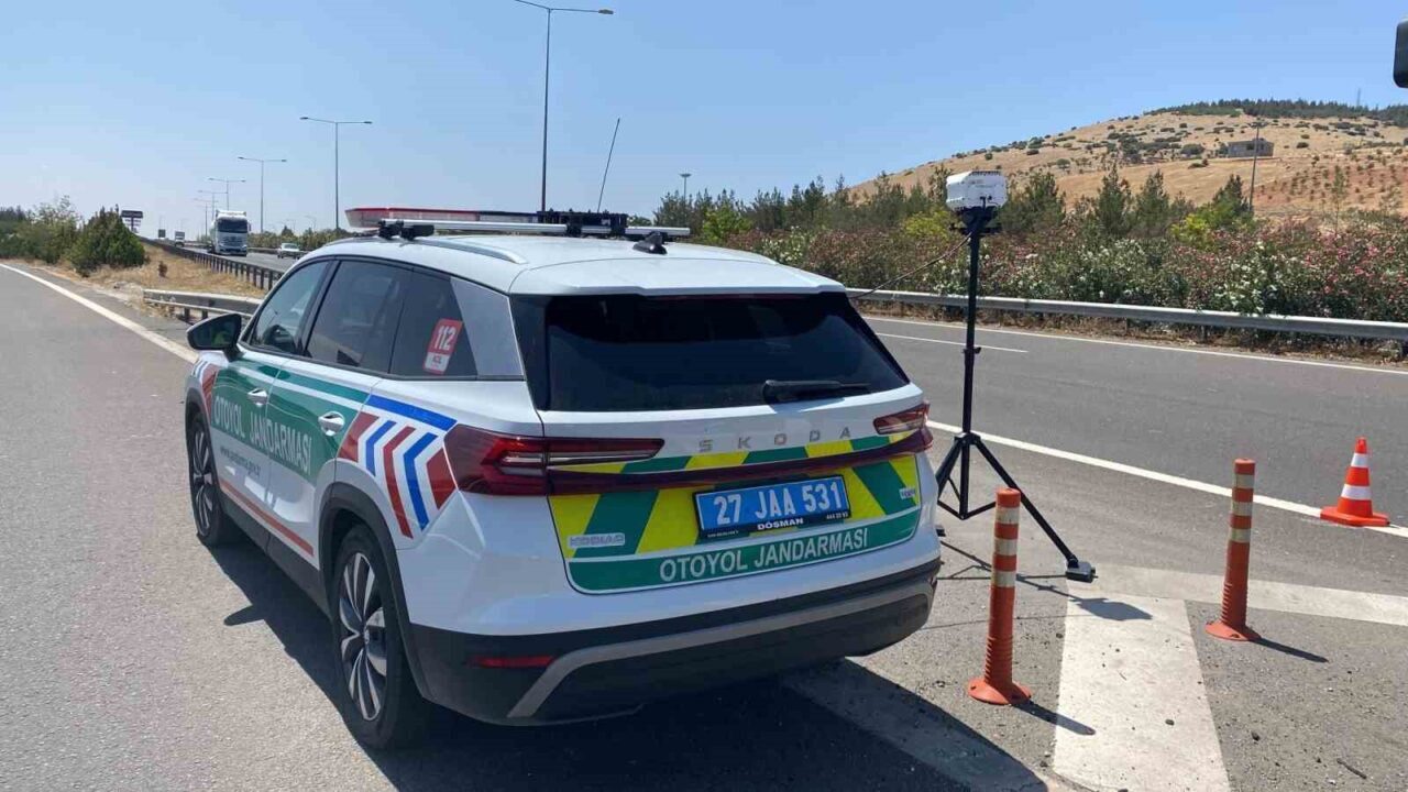 Gaziantep’te Gaziantep İl Jandarma Komutanlığına bağlı Otoyol Jandarması Timleri tarafından