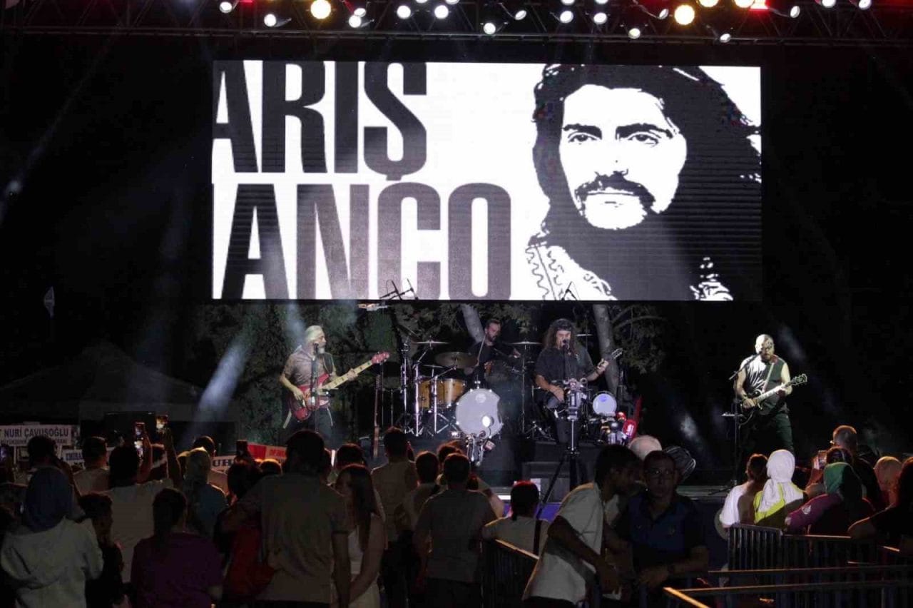 Denizli’nin Honaz ilçesinde geleneksel hale gelen Kiraz Festivalinin bu yıl