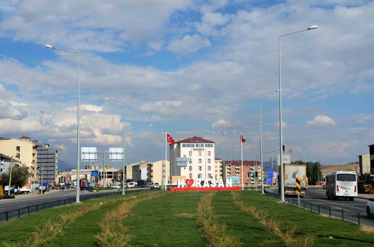 Erzurum’un Horasan ilçesinde 3.2 büyüklüğünde bir deprem yaşandı. AFAD verilerine