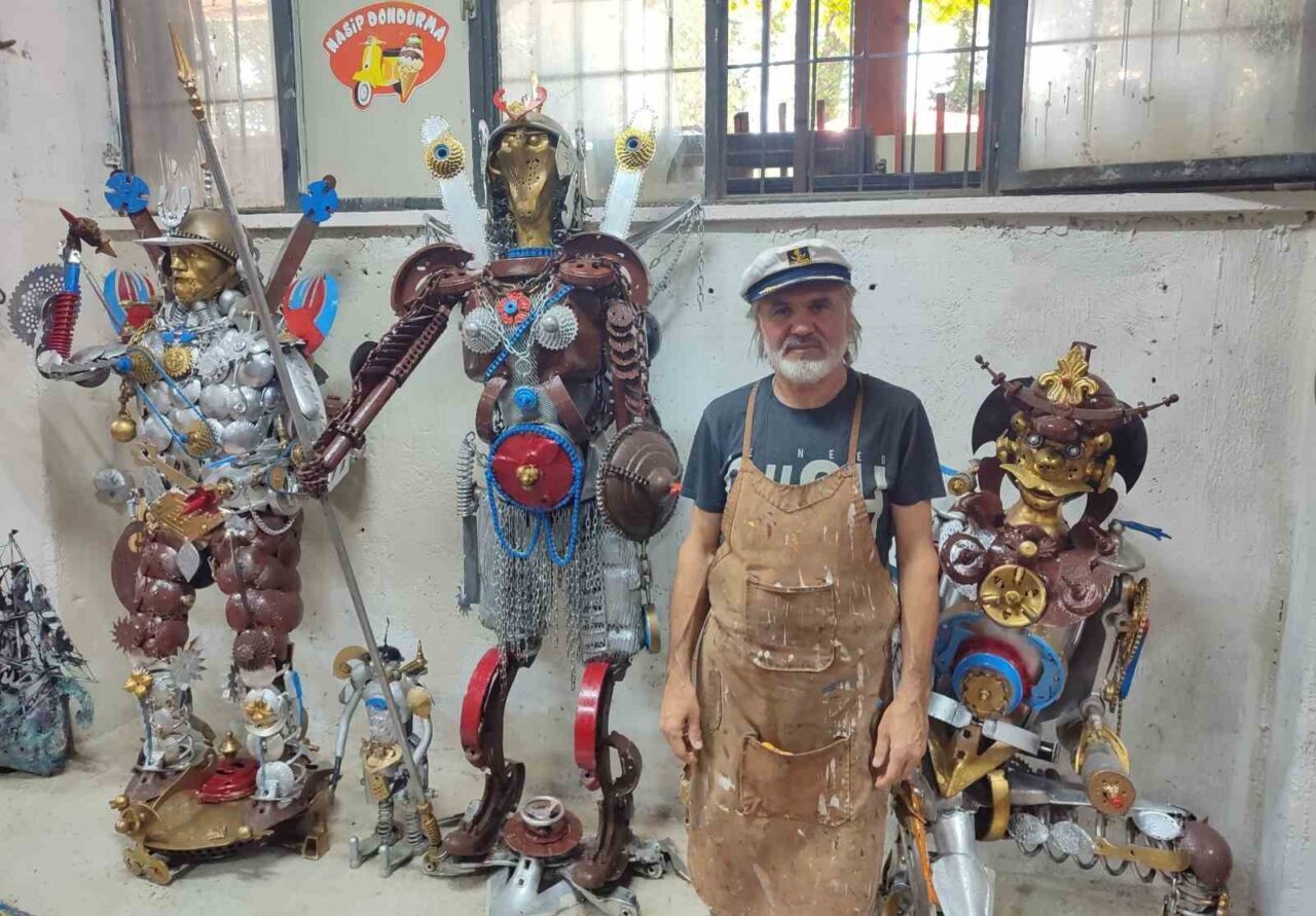 DENİZLİ (İHA) – Denizli’de 14 yaşından bu yana eski eşyaları