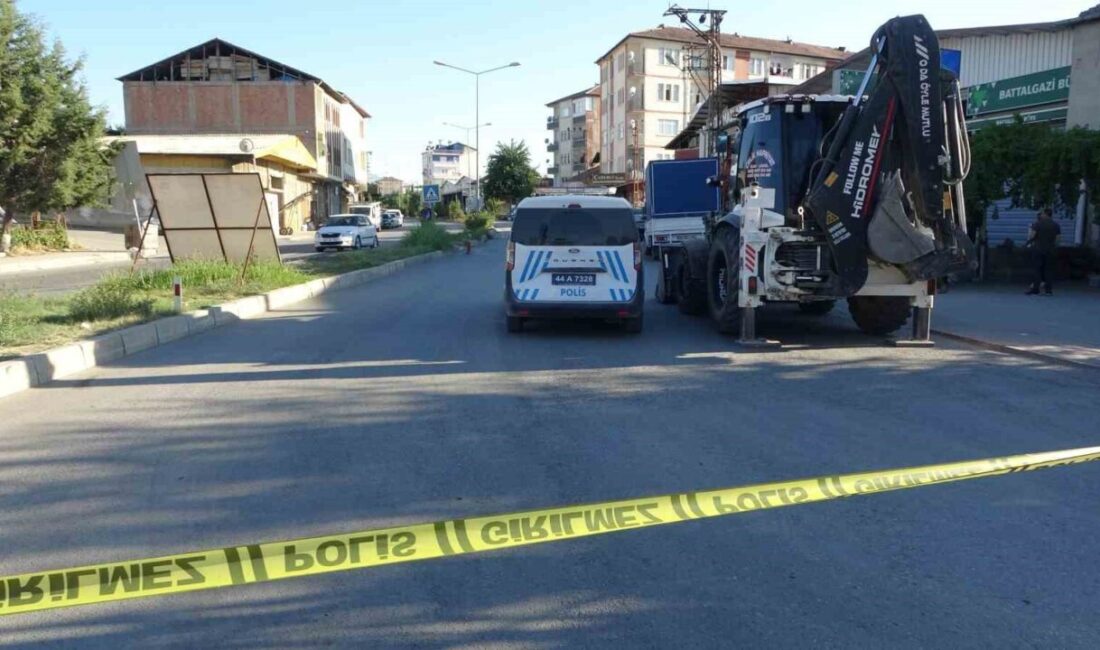 Malatya’nın Battalgazi ilçesinde husumetliler arasında çıkan silahlı kavgada 2 kişi