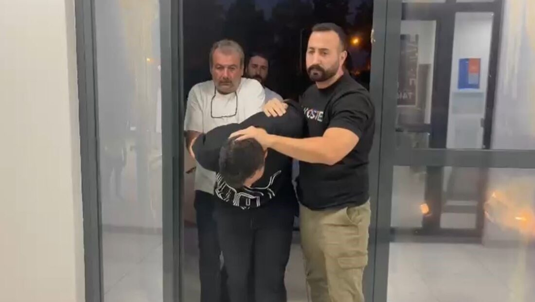 Bursa’nın Yenişehir ilçesinde cuma namazı çıkışında husumetlisini silahla vurmak isteyen