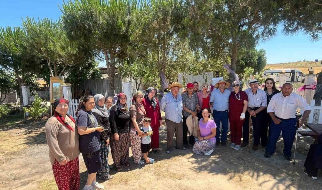 Tekirdağ’ın Çerkezköy ilçesinde bir dernek iş birliğinde huzurevi sakinleri, lavanta