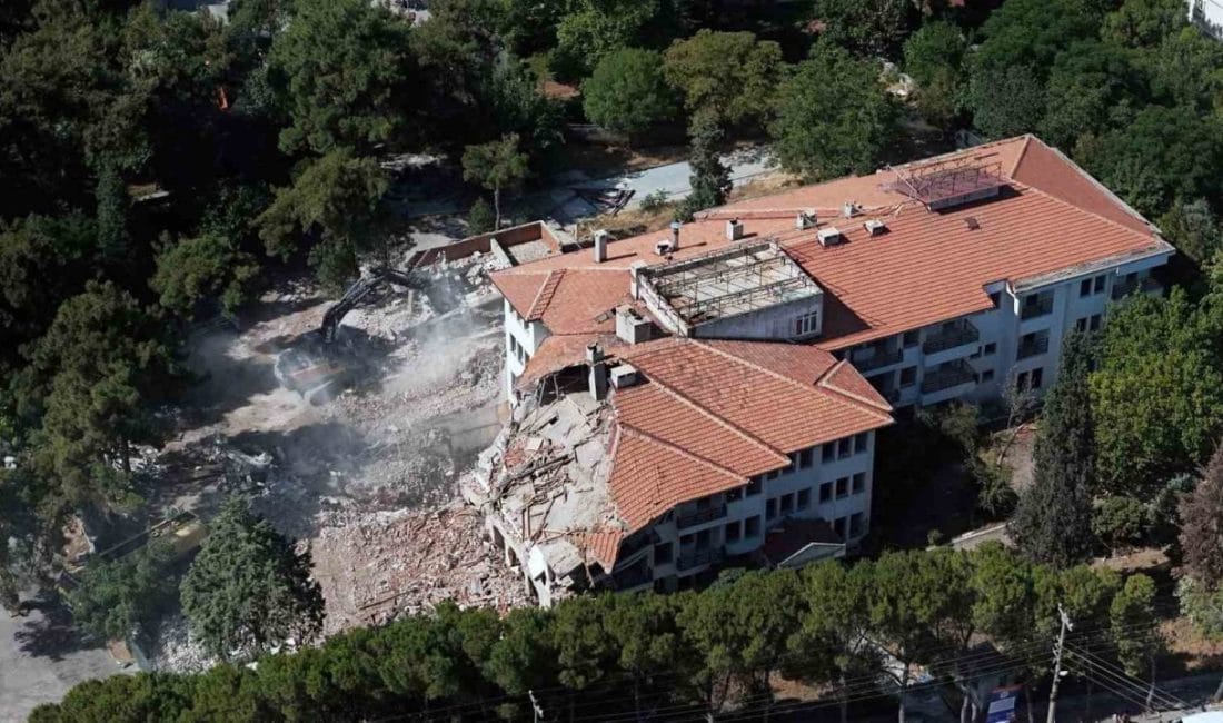 Muğla Büyükşehir Belediyesi mülkiyetinde bulunan Abide H. Nuri Öncüer Huzurevi,