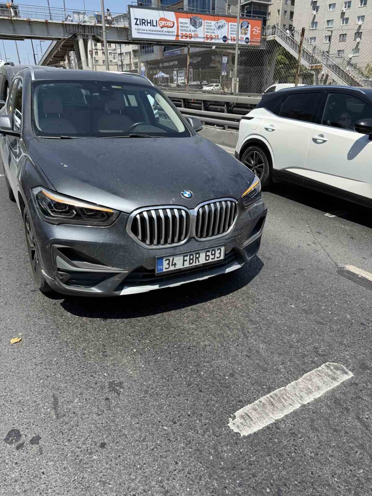 Avcılar E5 karayolu üzerinde İstanbul Büyükşehir Belediyesi’ne ait kamyonetten düşen