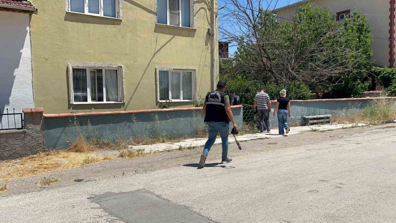 Eskişehir’de iki çocuk babası bir kişi yatağında şüpheli şekilde ölü