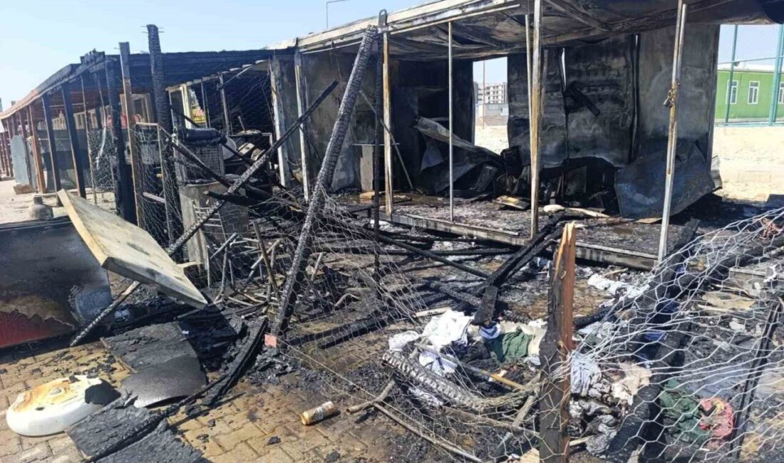 Adıyaman’da, meydana gelen iş yeri yangınında iki iş yeri alevlere