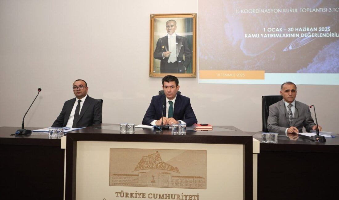 Afyonkarahisar’da yürütülen kamu yatırımları ile devam eden projelerin etkin ve