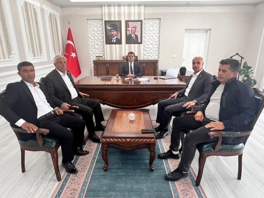 Ağrı’nın Patnos ilçesi İl Meclis Üyeleri Kaymakam Burak Dertlioğlu’nu ziyaret