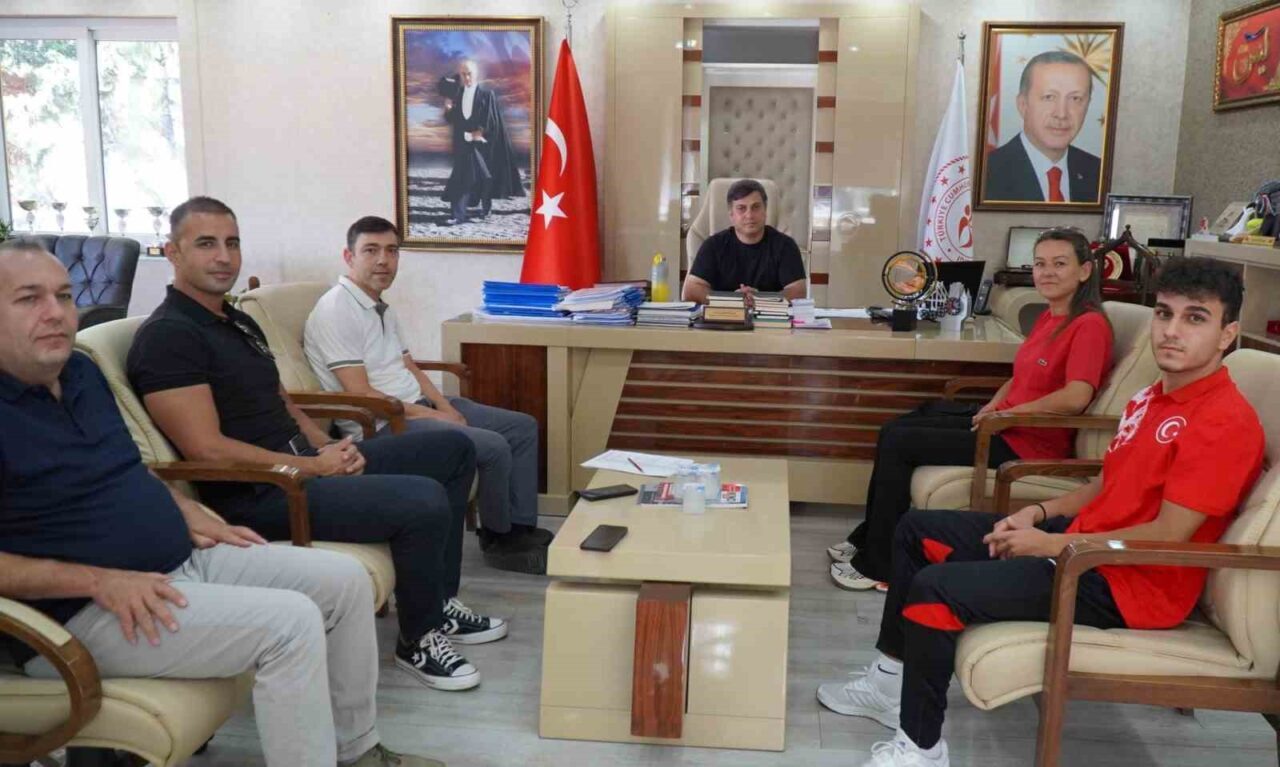 Manisa Gençlik ve Spor İl Müdürü Yunus Öztürk, U20 Atletizm