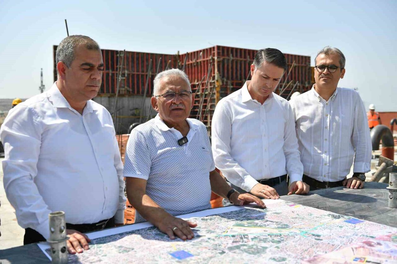 Kayseri Büyükşehir Belediye Başkanı Dr. Memduh Büyükkılıç; Kayseri’nin doğuya doğru