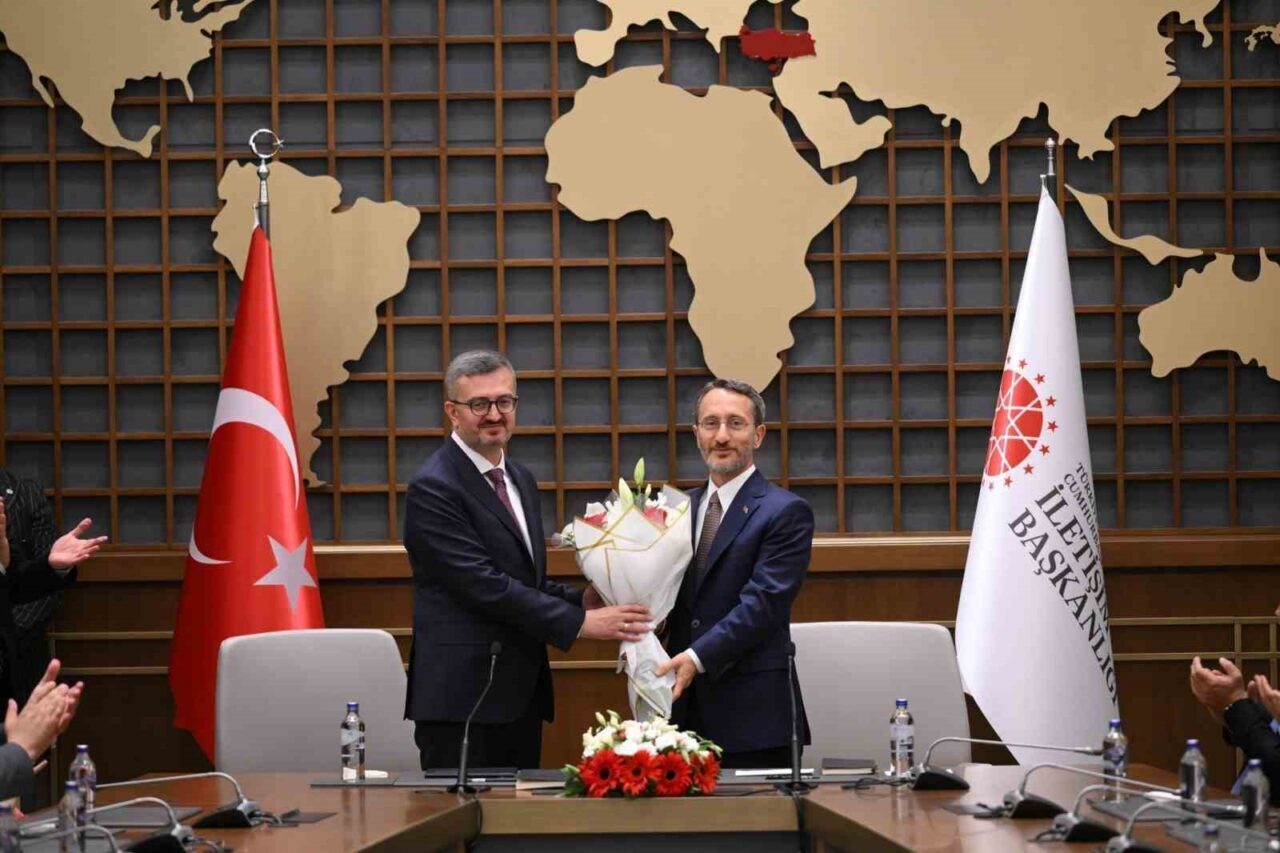 Resmi Gazete’de yayımlanan Cumhurbaşkanı Kararı’yla mevcut İletişim Başkanı Fahrettin Altun