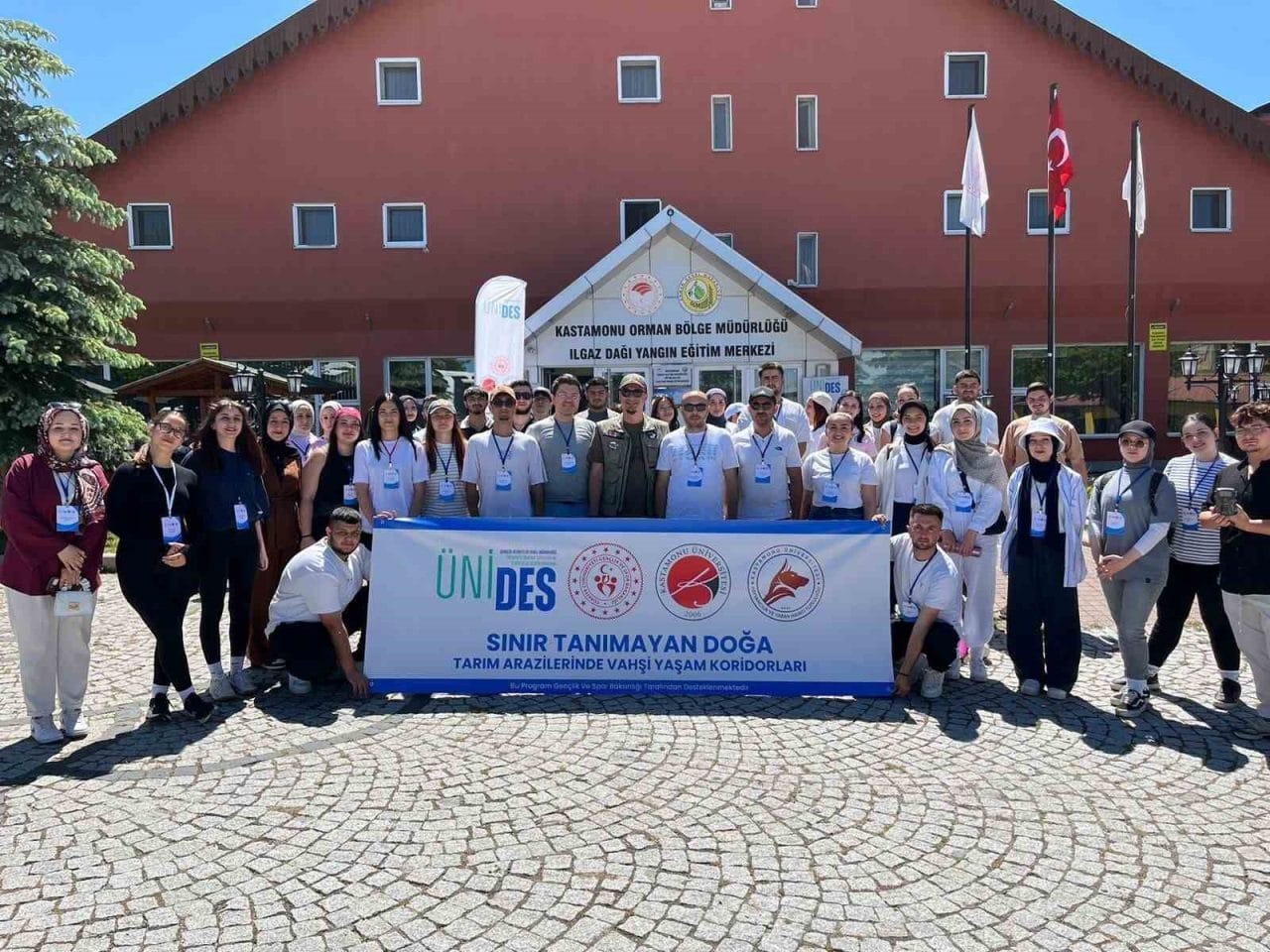 Kastamonu Üniversitesi öğrencilerine Ilgaz Dağı’nda gerçekleştirilen eğitimlerde yaban hayatı hem