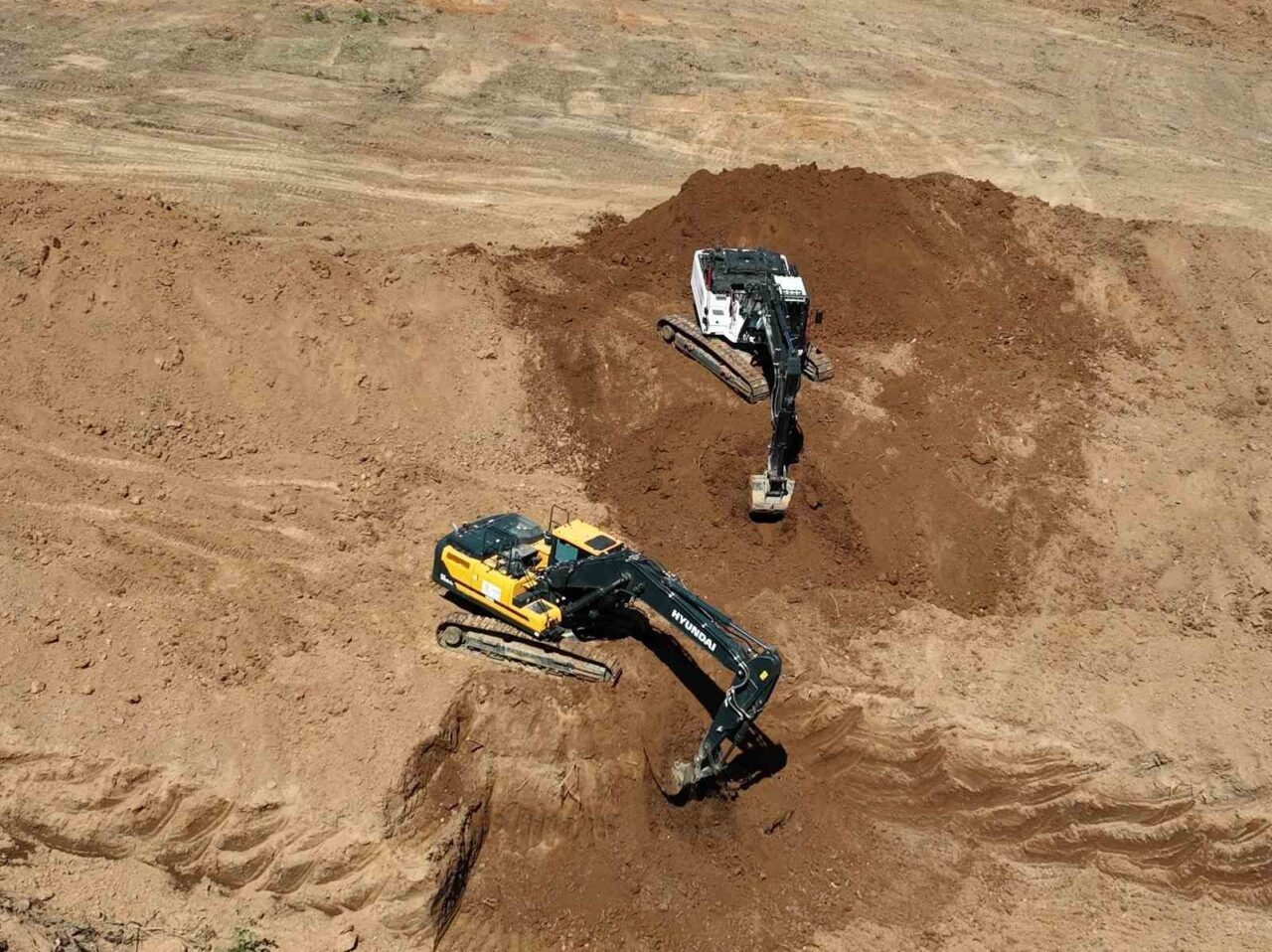 Körfez ilçesindeki İlimtepe Mahallesi’nde yeni mezarlık yapılıyor. Kocaeli Büyükşehir Belediyesi,