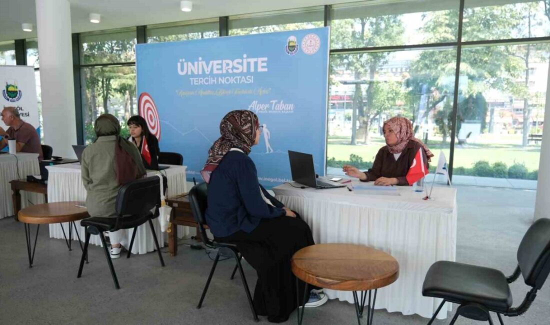 İnegöl Belediyesi, üniversite tercihleri sırasında gençlere yardımcı olabilmek adına alanında