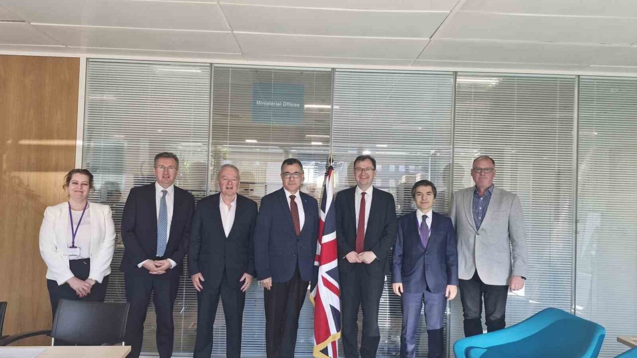 Birleşik Krallık Serbest Bölgeler Bakanı Alex Norris, Türkiye’nin Londra Büyükelçisi