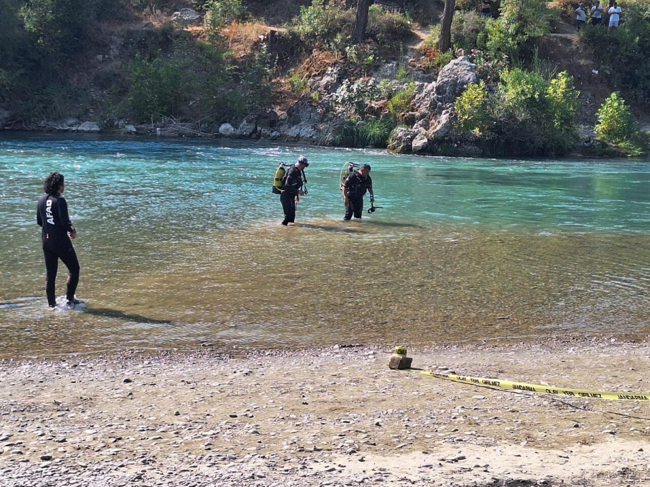 Antalya’da kaçan topu almak isterken ırmakta akıntıya kapılan 16 yaşındaki