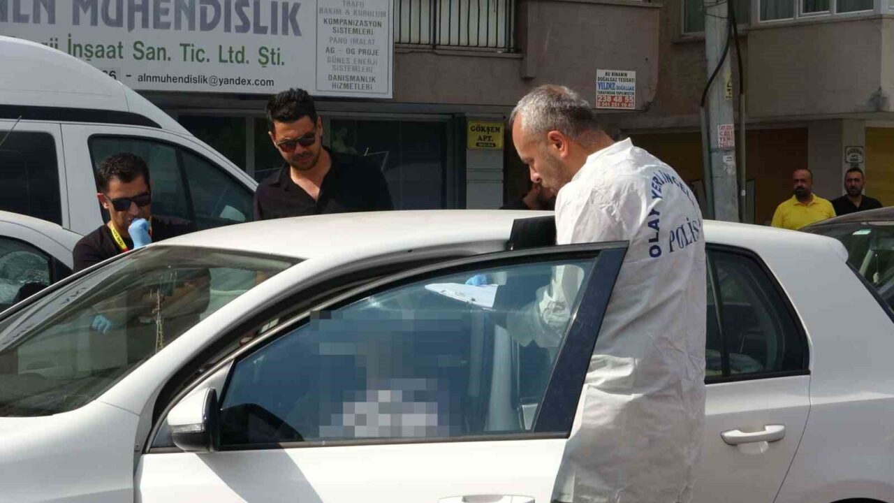 Antalya’da müşterisine kadayıf teslim etmek için iş yerinin önüne gelen