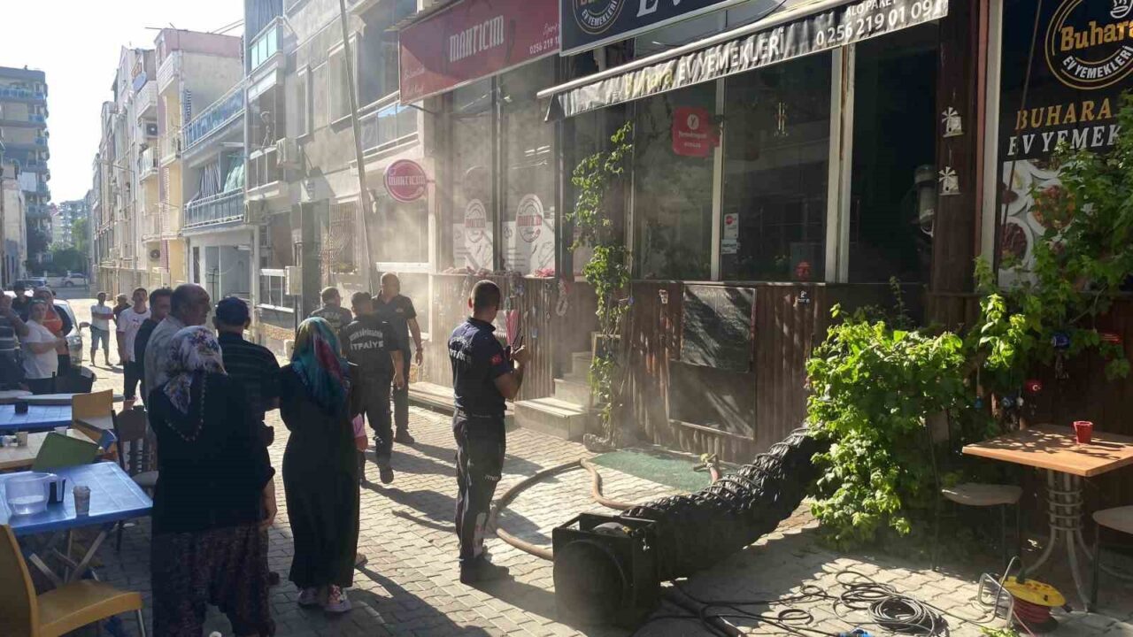 Aydın Efeler ilçesinde ev yemeklerinin satışının yapıldığı bir iş yerinde