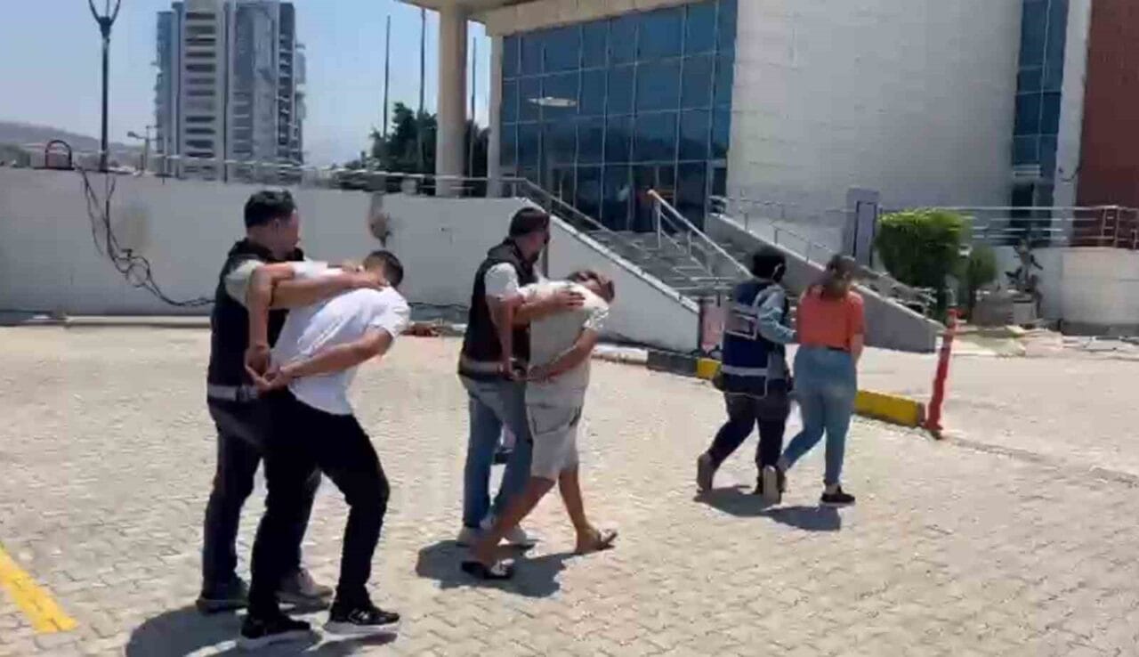 Hatay’ın İskenderun ilçesi işledikleri çeşitli suçlardan hapis cezası ile aranan