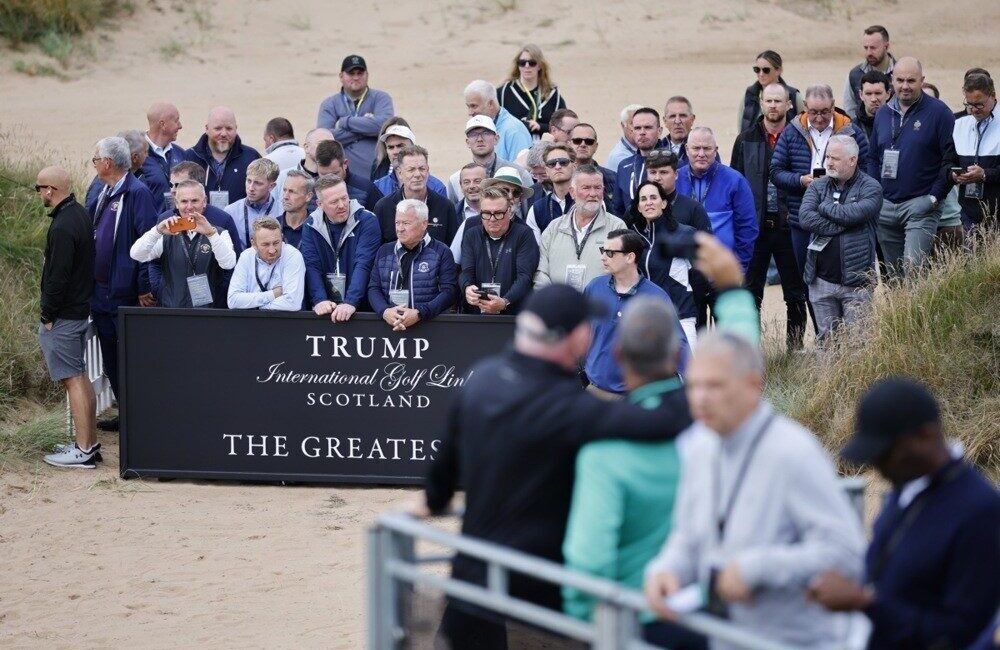 ABD Başkanı Donald Trump, İskoçya’nın Aberdenshire bölgesinde yeni golf tesisinin