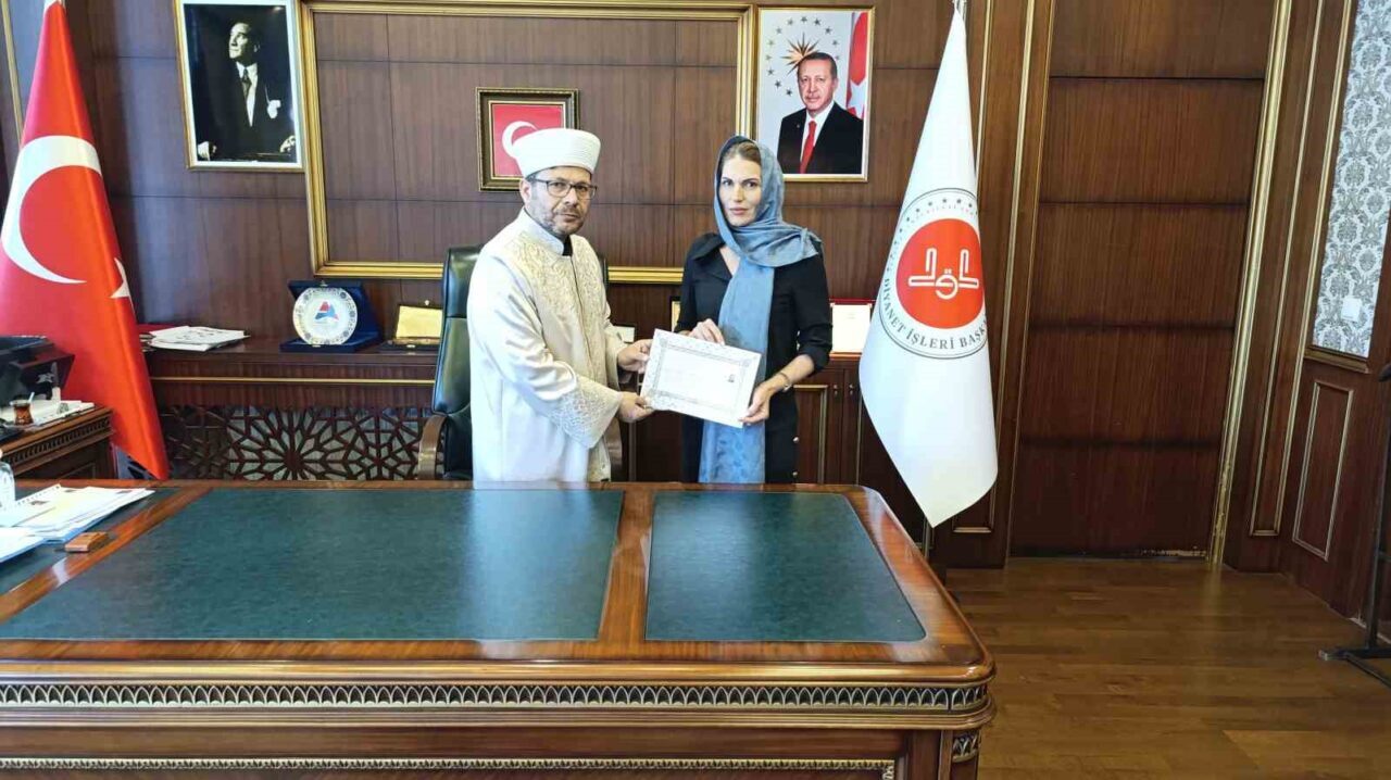 Almanya’da yaşayan ve İslam’ı araştıran Bulgar asıllı Gergana Schirmer, Bingöl’de