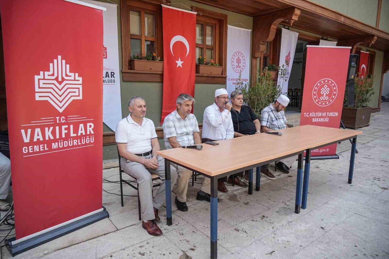 Bursa’nın manevi mimarlarından biri olarak gösterilen İsmail Hakkı Bursevi, vefatının