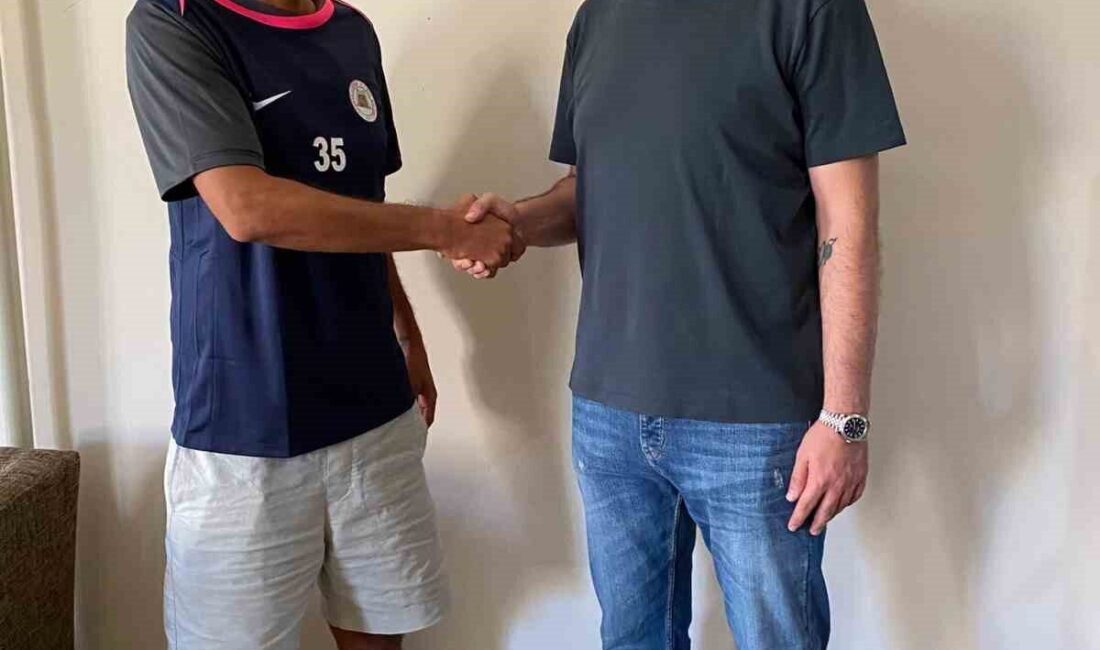 Isparta 32 Spor geçtiğimiz sezon Kahramanmaraş İstiklalspor forması giyen stoper