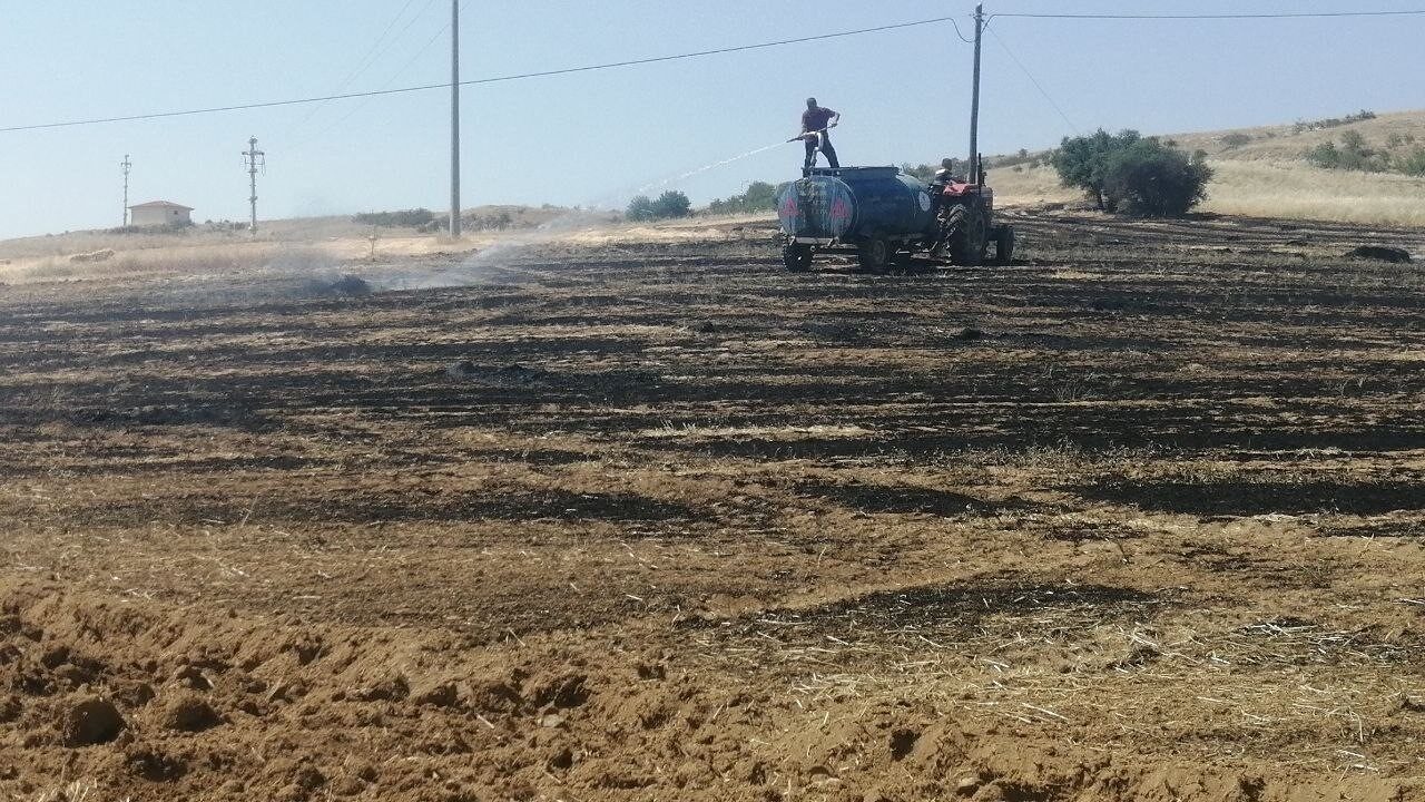Isparta’nın Yalvaç ilçesi Bağkonak köyünde çıkan yangında yaklaşık 30 dönüm