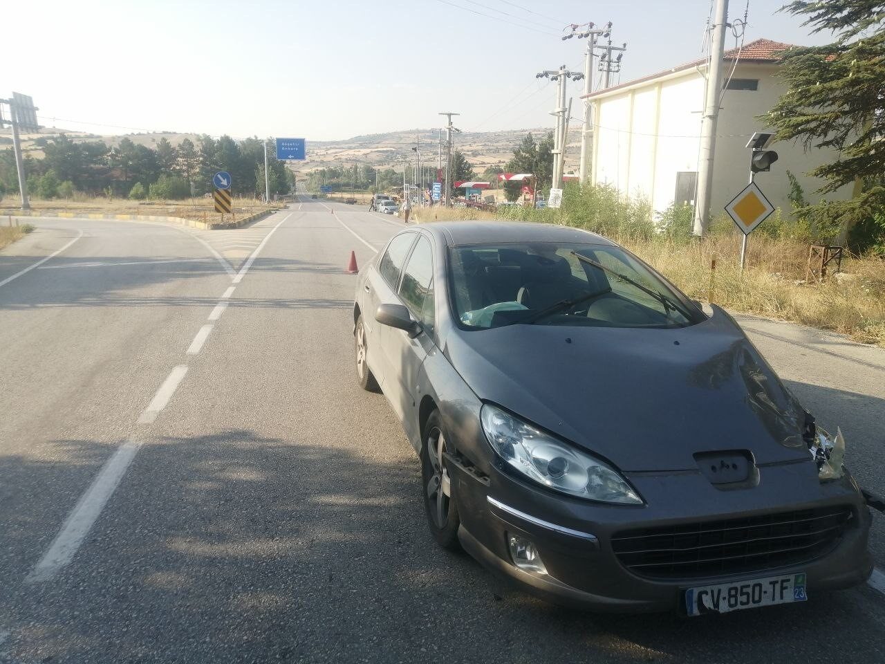Isparta’nın Yalvaç ilçesinde iki otomobilin çarpışması sonucu meydana gelen kazada