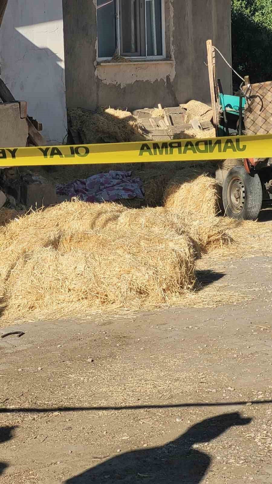 Isparta’nın Yalvaç ilçesinde seyir halindeyken devrilen patpat kazasında 2 kişi