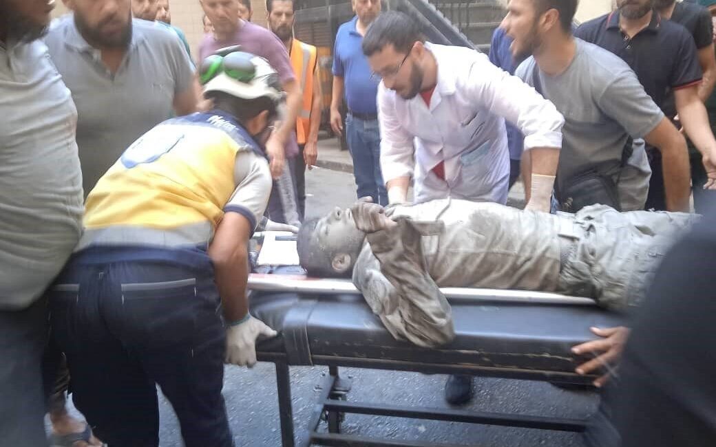 İsrail’in Suriye’nin başkenti Şam’a düzenlediği saldırılarda, yaralananlara müdahale anları ortaya