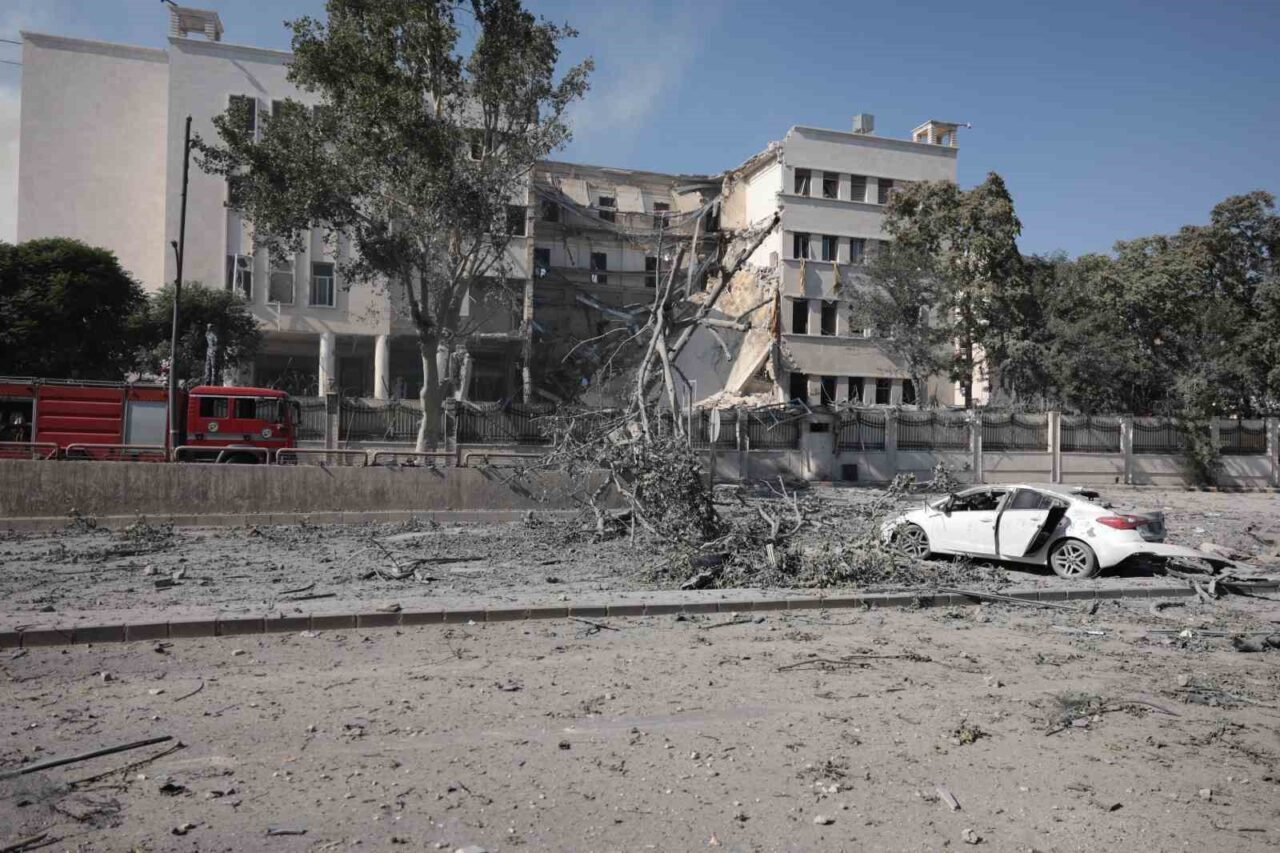 İsrail ordusunun Suriye’nin başkenti Şam’a gerçekleştirdiği saldırılarda 1 kişi hayatını