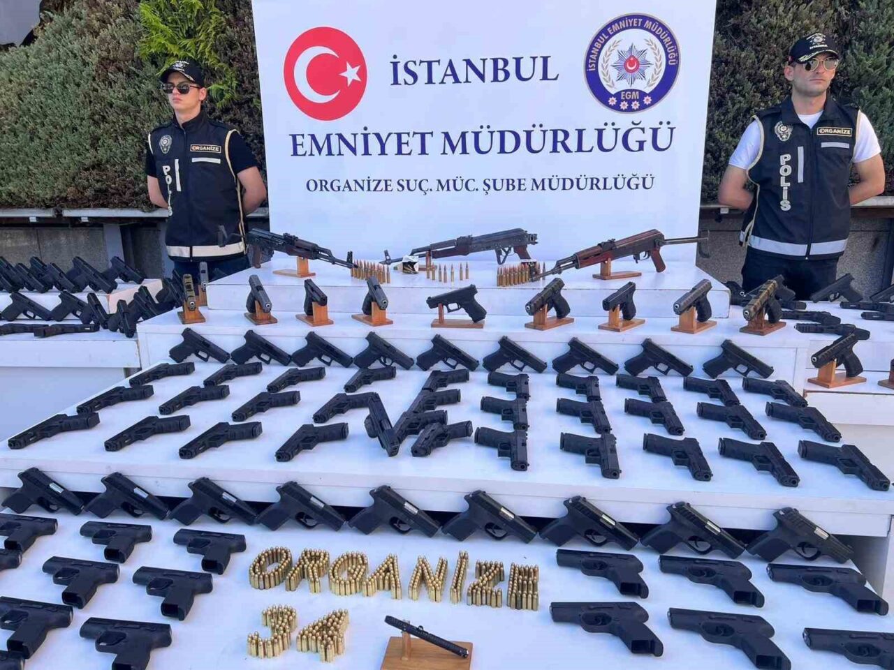İstanbul’da kırmızı bültenle aranan ve yurt dışında firari durumda bulunan