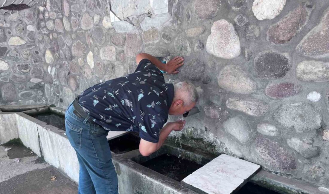 İzmir’in Bornova ilçesine bağlı Yakaköy Mahallesi’nde vatandaşlar aylardır içme suyu
