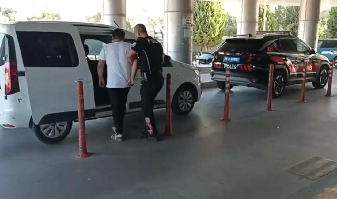 İzmir İl Emniyet Müdürlüğü ekiplerince düzenlenen eş zamanlı şafak operasyonunda,