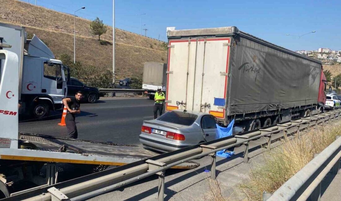 İzmir’in Bayraklı ilçesinde otomobilin tıra arkadan çarptığı trafik kazasında 1
